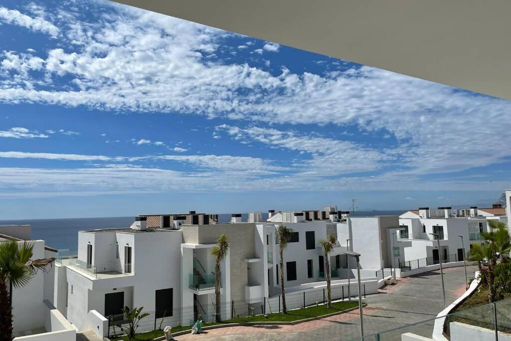 Modern 2 Beds Apartment In Alcaidesa Εξωτερικό φωτογραφία