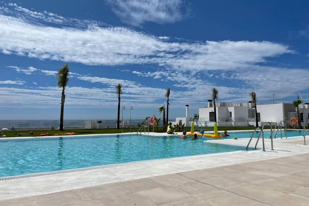 Modern 2 Beds Apartment In Alcaidesa Εξωτερικό φωτογραφία