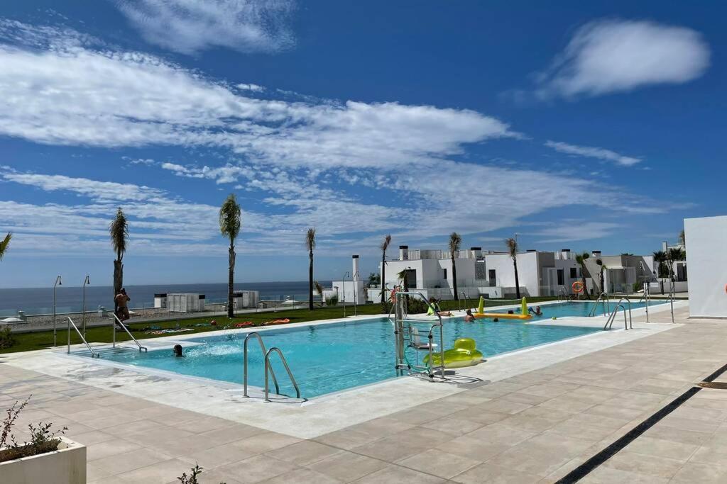 Modern 2 Beds Apartment In Alcaidesa Εξωτερικό φωτογραφία