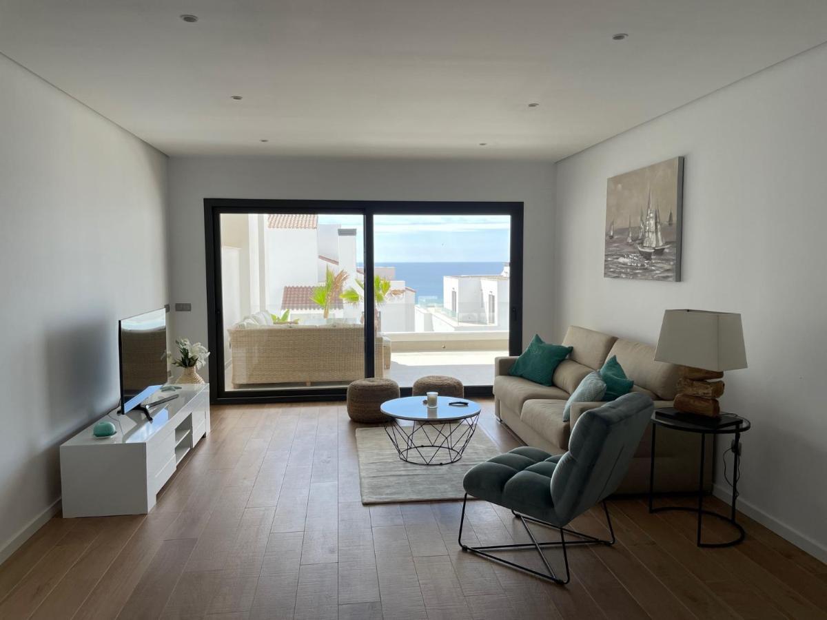 Modern 2 Beds Apartment In Alcaidesa Εξωτερικό φωτογραφία
